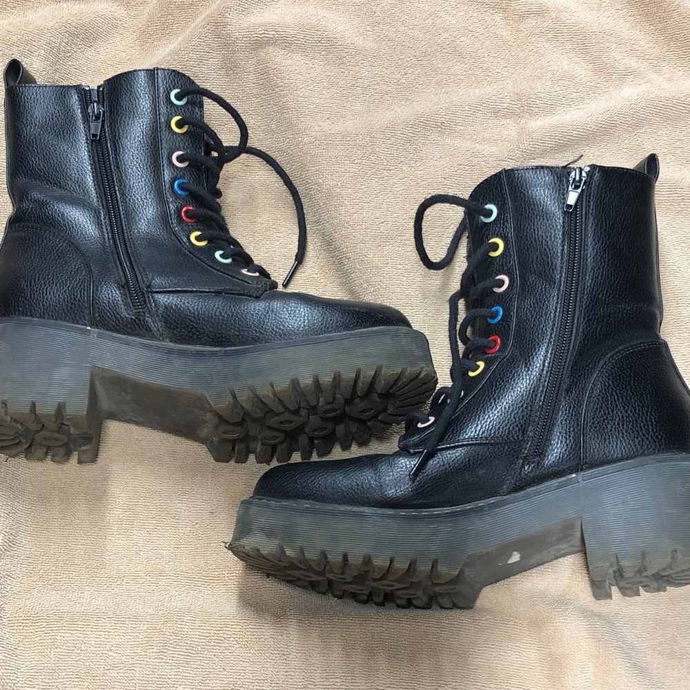 UNIONBAY Black Combat Boots with Multicolor Eyelets